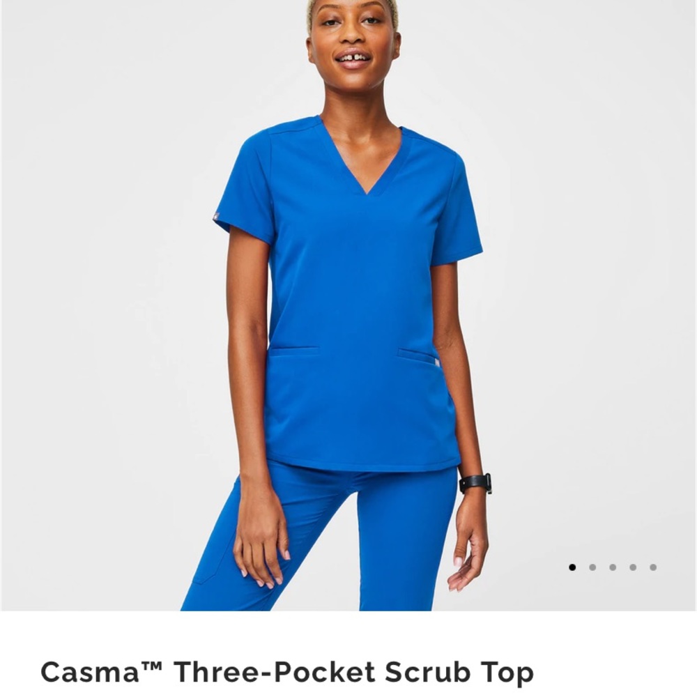 ✨Royal blue Figs scrubs✨